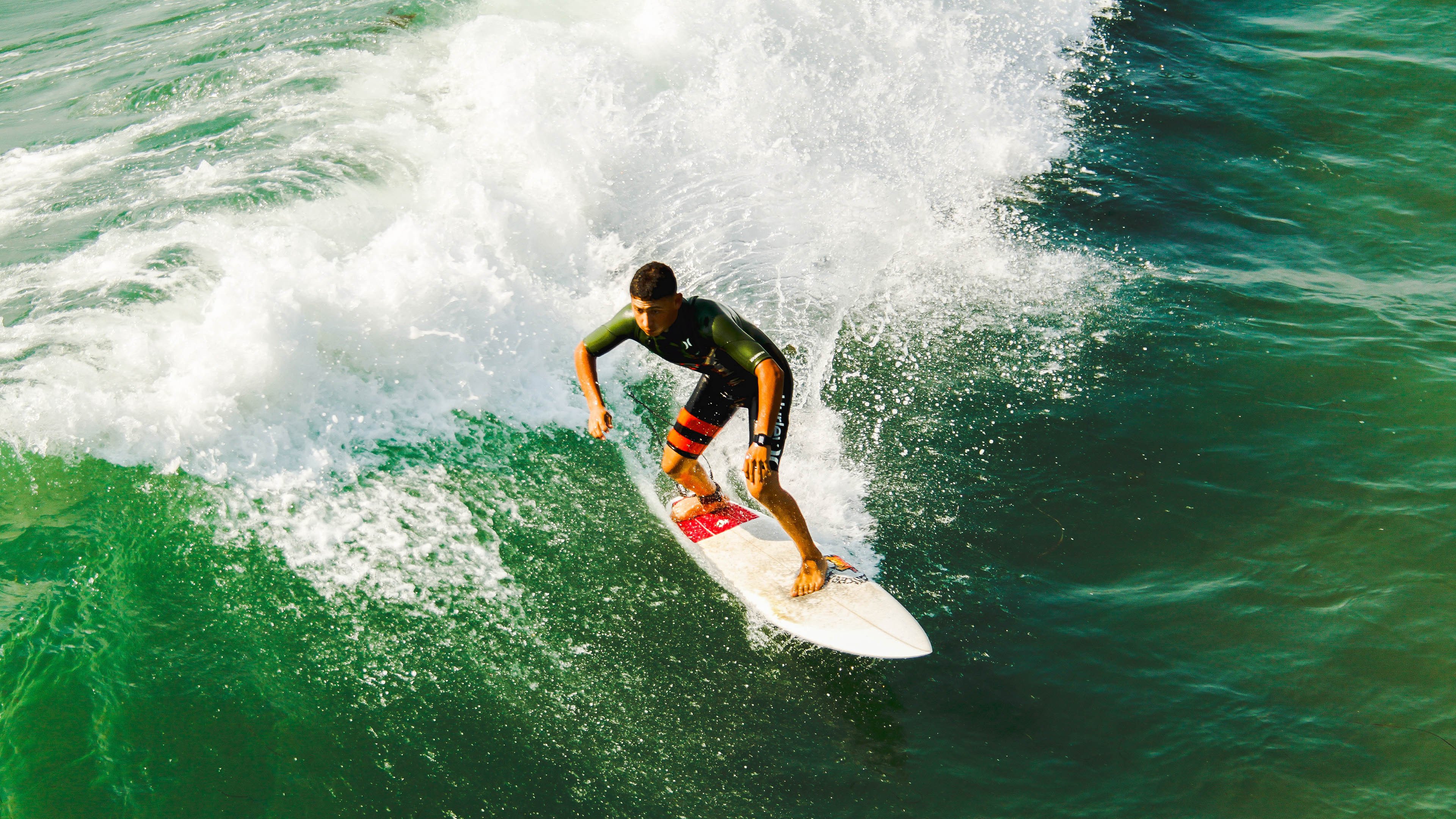 中美蝶泳稳定性对比：谁更能顶住后程压力？，美国蝶泳选手